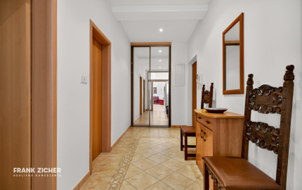 Prenajímame 3-izbový byt v srdci Starého Mesta - Dunajská ulica