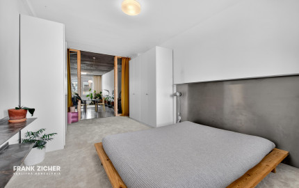 Predávame architektonický unikát v srdci 500 bytov: Kde sa betón stretáva so svetlom