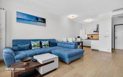 Prenajímame priestranný 2 izbový byt s výhľadom na Bratislavský hrad, PANORAMA CITY