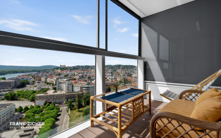 Prenajímame priestranný 2 izbový byt s výhľadom na Bratislavský hrad, PANORAMA CITY