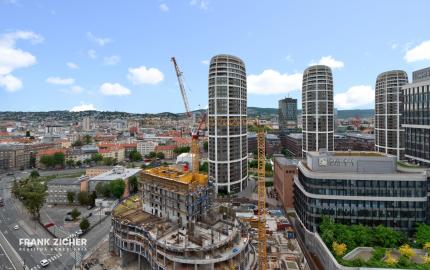 Prenajímame 3-izbový byt s loggiou a parkovaním v Panorama City