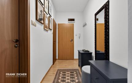 Predávame zrekonštruovaný 3. izbový byt v obľúbenej lokalite na Šalviovej ul. v Ružinove