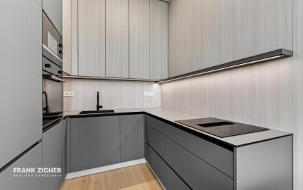 Predávame dizajnový 2-izbový byt na 35.poschodí s panoramatickým výhľadom EUROVEA TOWER