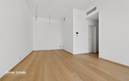 Predávame  2-izbový byt - ateliér na 35.poschodí s panoramatickým výhľadom v  EUROVEA TOWER