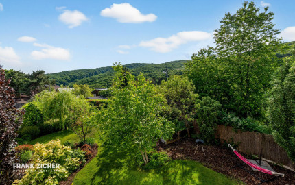 PREDÁVAME - Výnimočnú rodinnú vilu s panoramatickými výhľadmi Ahoj - Briežky