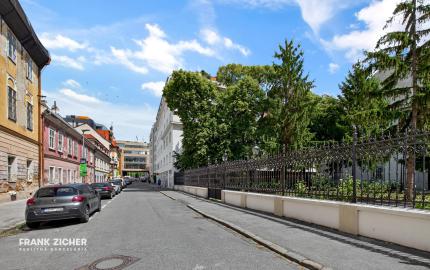 Predávame priestranný 4-izbový byt (100 m²) na Panenskej ulici v Starom Meste