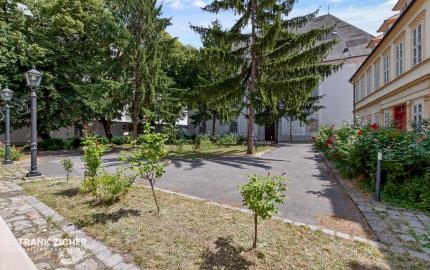 Predávame priestranný 4-izbový byt (100 m²) na Panenskej ulici v Starom Meste
