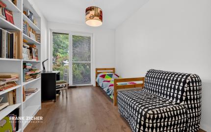 Predávame 4-izbový byt so záhradou 302 m² a dostatkom súkromia v Bernolákove