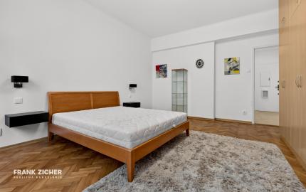 Prenajímame 3-izbový byt s parkovaním na Hradnom kopci vo vilovej štvrti