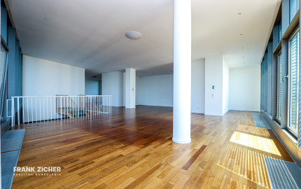 Prenajímame exkluzívny 4-izbový penthouse s panoramatickou terasou v Eurovea I