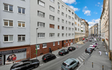 Predávame 3-izbový byt s potenciálom vlastnej úpravy na Grösslingovej ulici v Starom Meste