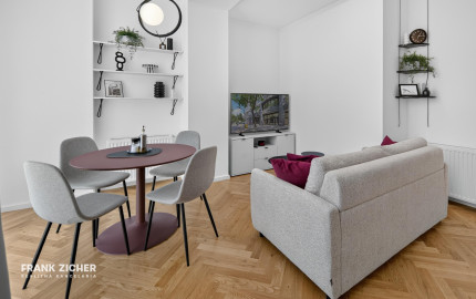 Predávame štýlový 2-izbový apartmán v projekte UNO na Poštovej ulici v centre Bratislavy