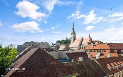 Predávame 3-izbový byt (117 m²)  pri Hviezdoslavovom námestí na Strakovej ulici