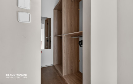 Prenajímame 3-izbový byt s parkovaním a balkónom na Svetlej ulici