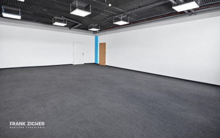 Prenajímame nebytový priestor 93 m² s 3 parkovacími miestami pri nemocnici na Antolskej