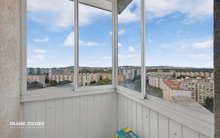 Predávame 3-izbový byt s dvoma balkónmi na 16 poschodí s panoramatickým výhľadom