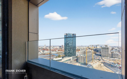 Predávame moderný 2-izb byt v 3. veži projektu Sky Park s garážovým státím