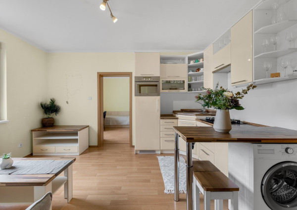 Predávame praktický 3 izbový byt pri kúpalisku Delfín v Ružinove, Miletičová ulica