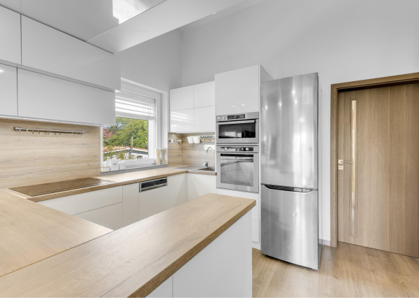 REZERVOVANÉ - Predávame 3.i byt s veľkým balkónom v kvalitnej 9 ročnej nadstavbe so súkromnou záhradou