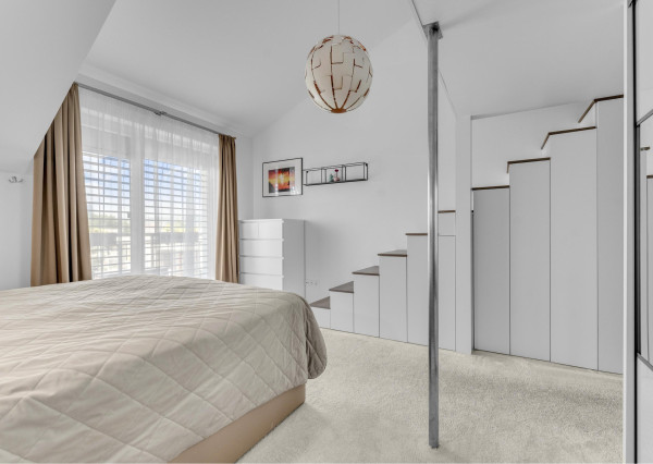 REZERVOVANÉ - Predávame 3.i byt s veľkým balkónom v kvalitnej 9 ročnej nadstavbe so súkromnou záhradou