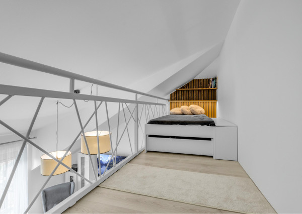 REZERVOVANÉ - Predávame 3.i byt s veľkým balkónom v kvalitnej 9 ročnej nadstavbe so súkromnou záhradou