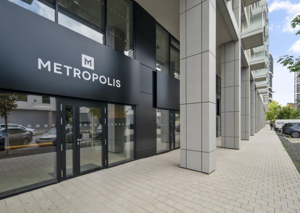 Predávame zariadený 3 izbový apartmán s 2 balkónmi v projekte METROPOLIS