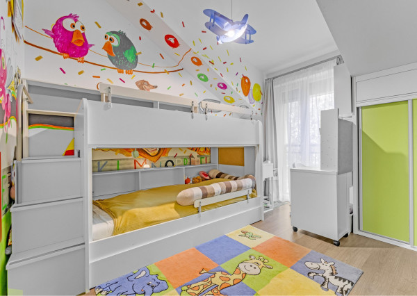 REZERVOVANÉ - Predávame 3.i byt s veľkým balkónom v kvalitnej 9 ročnej nadstavbe so súkromnou záhradou