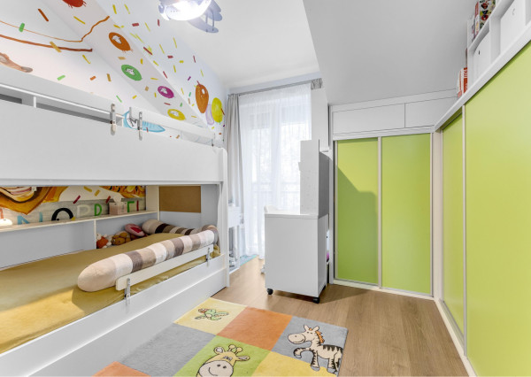 REZERVOVANÉ - Predávame 3.i byt s veľkým balkónom v kvalitnej 9 ročnej nadstavbe so súkromnou záhradou