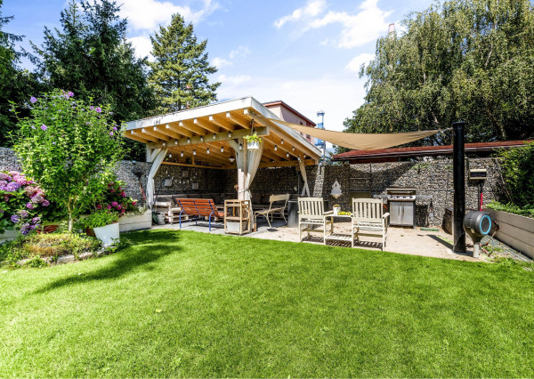 REZERVOVANÉ - Predávame 3.i byt s veľkým balkónom v kvalitnej 9 ročnej nadstavbe so súkromnou záhradou