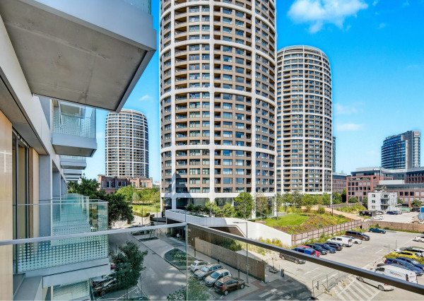 FRANK ZICHER - Predávame 3 izbový apartmán s 2 balkónmi v skolaudovanom projekte METROPOLIS v Downtowne, BA.I.