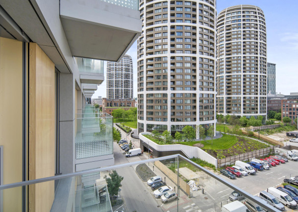 FRANK ZICHER - Predávame 3 izbový apartmán s 2 balkónmi v projekte METROPOLIS, BA.I.