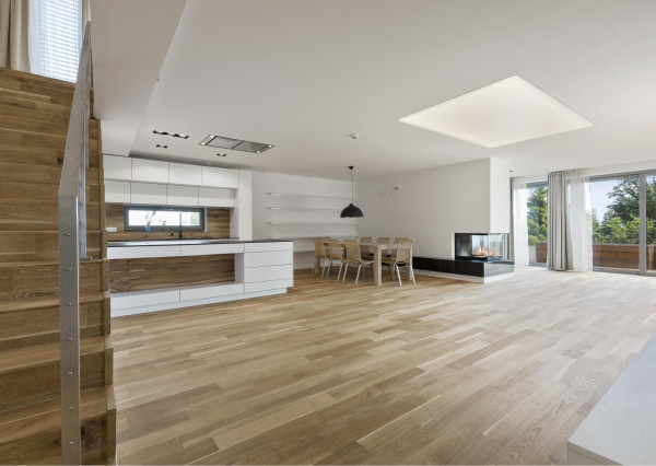 FRANK ZICHER – Predávame rodinnú vilu vo vysokom štandarde na Bratislavskej Kolibe