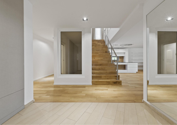 FRANK ZICHER – Predávame rodinnú vilu vo vysokom štandarde na Bratislavskej Kolibe