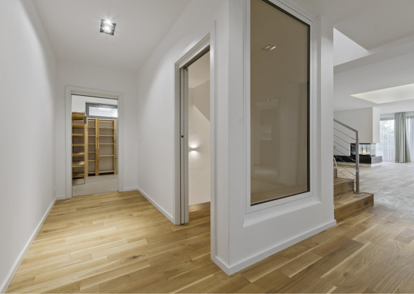 FRANK ZICHER – Predávame rodinnú vilu vo vysokom štandarde na Bratislavskej Kolibe