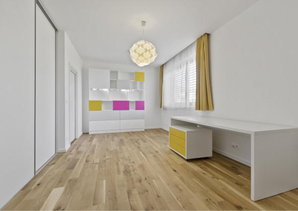 FRANK ZICHER – Predávame rodinnú vilu vo vysokom štandarde na Bratislavskej Kolibe