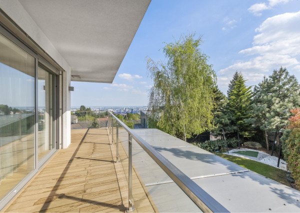 FRANK ZICHER – Predávame rodinnú vilu vo vysokom štandarde na Bratislavskej Kolibe