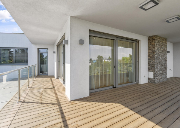 FRANK ZICHER – Predávame rodinnú vilu vo vysokom štandarde na Bratislavskej Kolibe