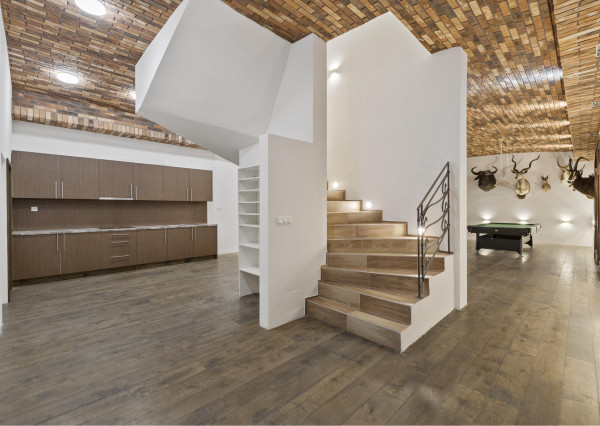 FRANK ZICHER – Predávame rodinnú vilu vo vysokom štandarde na Bratislavskej Kolibe