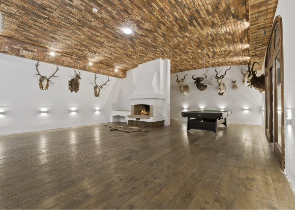 FRANK ZICHER – Predávame rodinnú vilu vo vysokom štandarde na Bratislavskej Kolibe