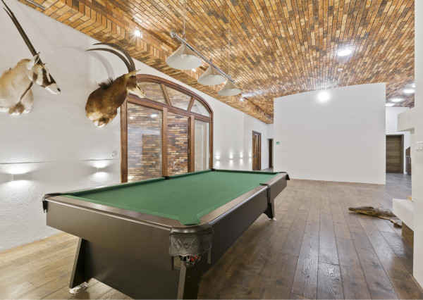 FRANK ZICHER – Predávame rodinnú vilu vo vysokom štandarde na Bratislavskej Kolibe