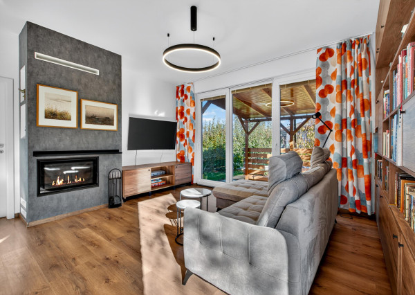 REZERVOVANÉ - Predávame samostatný 4.i rodinný dom s garážou a 4-árovým pozemkom, Bazalková, Malinovo