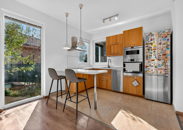 REZERVOVANÉ - Predávame samostatný 4.i rodinný dom s garážou a 4-árovým pozemkom, Bazalková, Malinovo