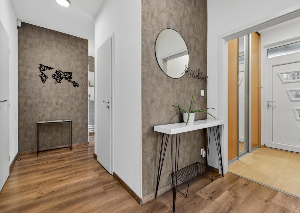 REZERVOVANÉ - Predávame samostatný 4.i rodinný dom s garážou a 4-árovým pozemkom, Bazalková, Malinovo