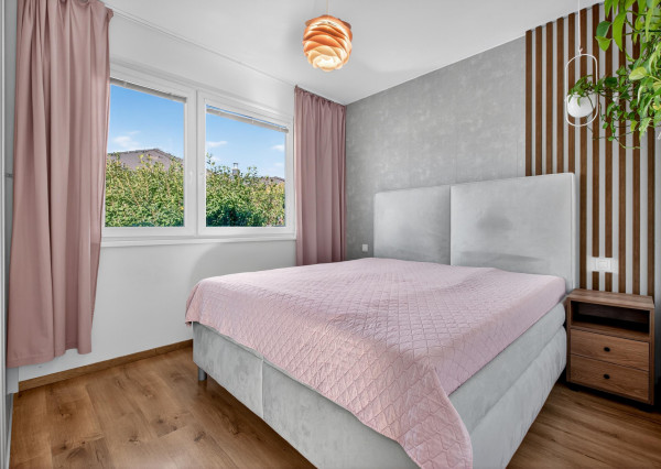 REZERVOVANÉ - Predávame samostatný 4.i rodinný dom s garážou a 4-árovým pozemkom, Bazalková, Malinovo