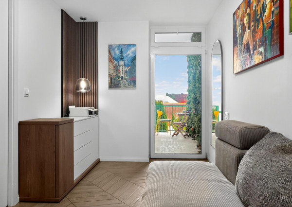 FRANK ZICHER – Predávame 3i byt po kompletnej rekonštruckcii v Starom meste