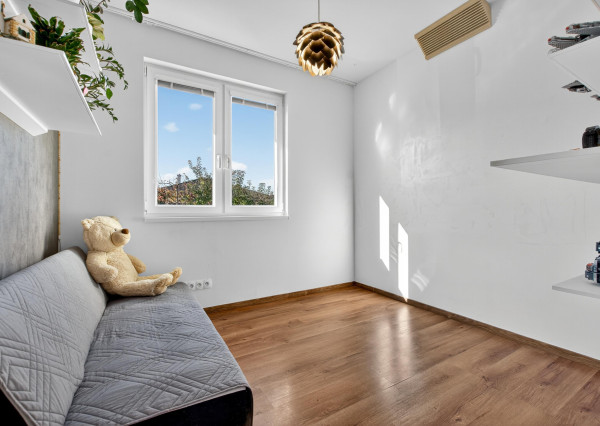 REZERVOVANÉ - Predávame samostatný 4.i rodinný dom s garážou a 4-árovým pozemkom, Bazalková, Malinovo