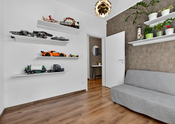 REZERVOVANÉ - Predávame samostatný 4.i rodinný dom s garážou a 4-árovým pozemkom, Bazalková, Malinovo