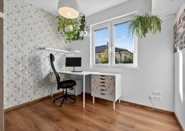 REZERVOVANÉ - Predávame samostatný 4.i rodinný dom s garážou a 4-árovým pozemkom, Bazalková, Malinovo