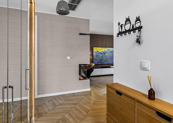 FRANK ZICHER – Predávame 3i byt po kompletnej rekonštruckcii v Starom meste