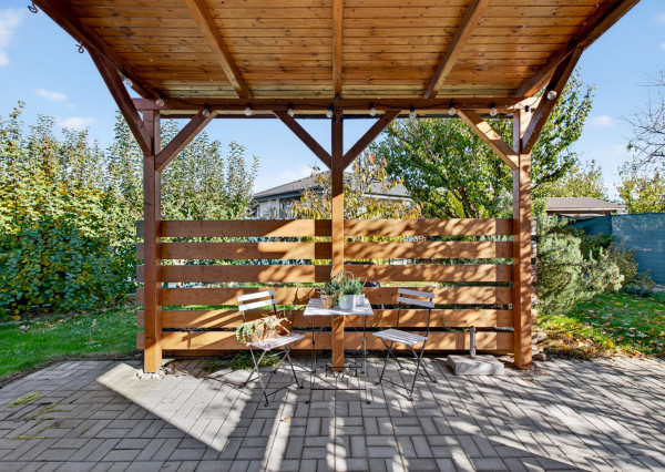 REZERVOVANÉ - Predávame samostatný 4.i rodinný dom s garážou a 4-árovým pozemkom, Bazalková, Malinovo